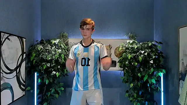 reeves_bae – webcam model profile photo Image 2