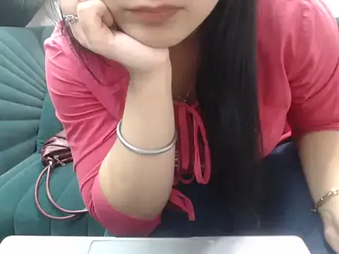 SashaVaughn – webcam model profile photo Image 11