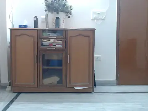 SashaVaughn – webcam model profile photo Image 3