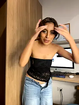 aloeloea – webcam model profile photo Image 15