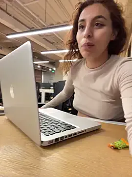 aloeloea – webcam model profile photo Image 5