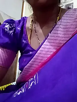 BabeBeth40 – webcam model profile photo Image 5