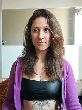 LoraDevine – webcam model profile photo Image 4