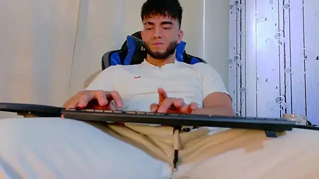 BlondeScarlettx – webcam model profile photo Image 16