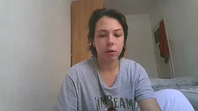 SofiaSins – webcam model profile photo Image 2