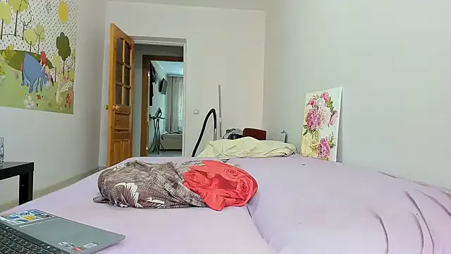 LanaBlondeBush – webcam model profile photo Image 2