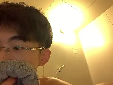 British_EmJess – webcam model profile photo Image 13