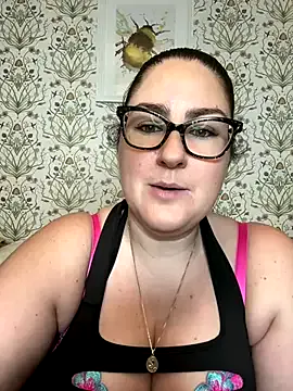 Olivija2020 – webcam model profile photo Image 9