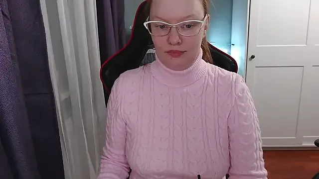 Libely – webcam model profile photo Image 8