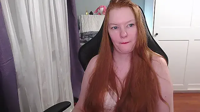 Libely – webcam model profile photo Image 9