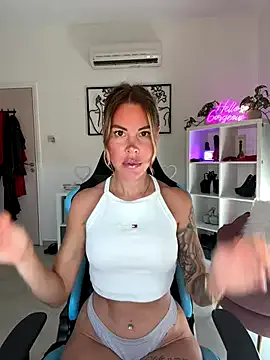 AliceandJhonny – webcam model profile photo Image 16