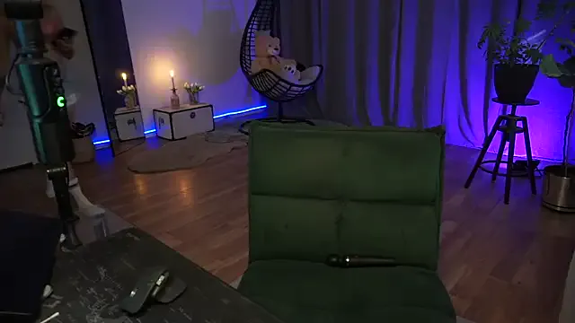 blondeangel_4u2 – webcam model profile photo Image 16