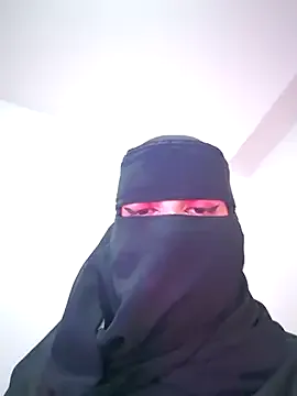 saraloverays – webcam model profile photo Image 11