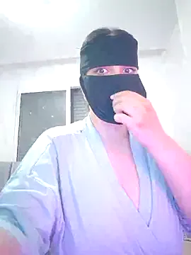 saraloverays – webcam model profile photo Image 4