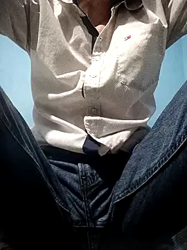 Benson18y – webcam model profile photo Image 13