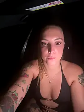 IzuryBlonde – webcam model profile photo Image 15