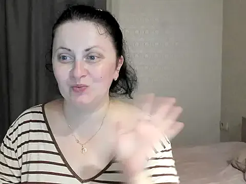 KateDivineUK – webcam model profile photo Image 6