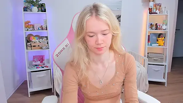 Lily_Young Image 2