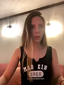 AmbeerLie – webcam model profile photo Image 6