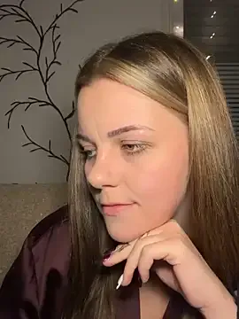 BrookeBratXO – webcam model profile photo Image 4