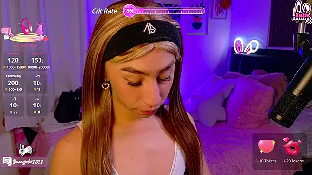 SusyBlair – webcam model profile photo Image 15