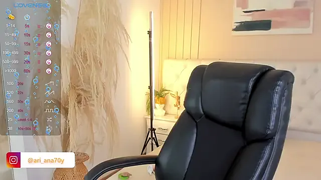 SusyBlair – webcam model profile photo Image 4