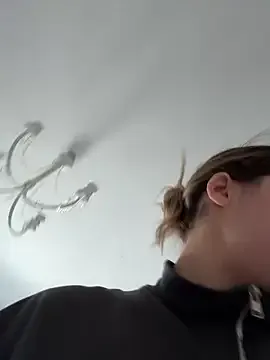 Her-Girl – webcam model profile photo Image 12