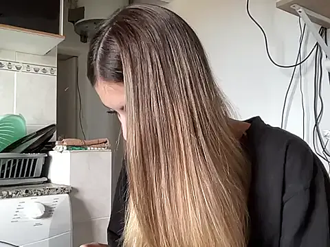 Her-Girl – webcam model profile photo Image 17