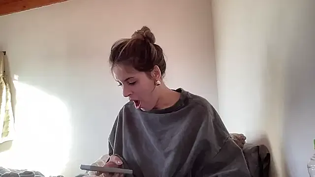 Her-Girl – webcam model profile photo Image 8