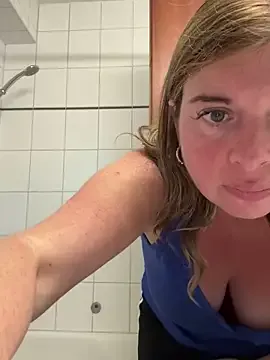 BabeBeth40 – webcam model profile photo Image 11