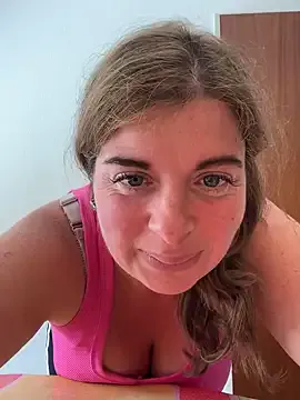 BabeBeth40 – webcam model profile photo Image 13