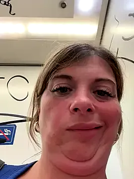 BabeBeth40 – webcam model profile photo Image 4