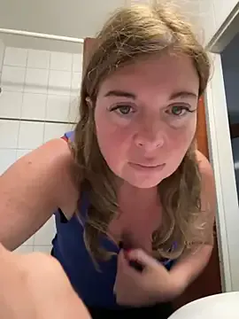 BabeBeth40 – webcam model profile photo Image 8