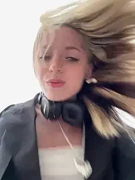 LoraaDoll Image 13