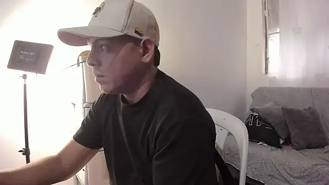 Her-Girl – webcam model profile photo Image 7