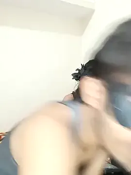 sexlove12002 – webcam model profile photo Image 3