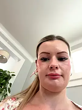 alana15 – webcam model profile photo Image 15