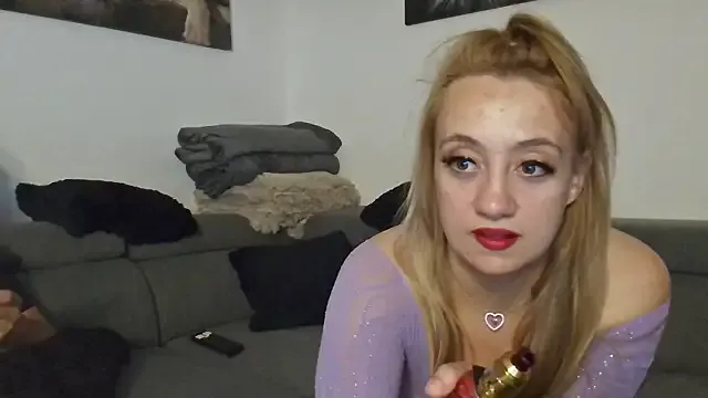 Sweet775 – webcam model profile photo Image 17