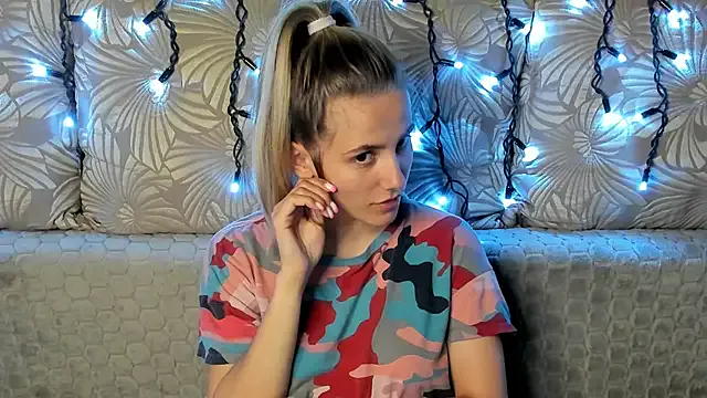 blondeangel_4u2 – webcam model profile photo Image 14