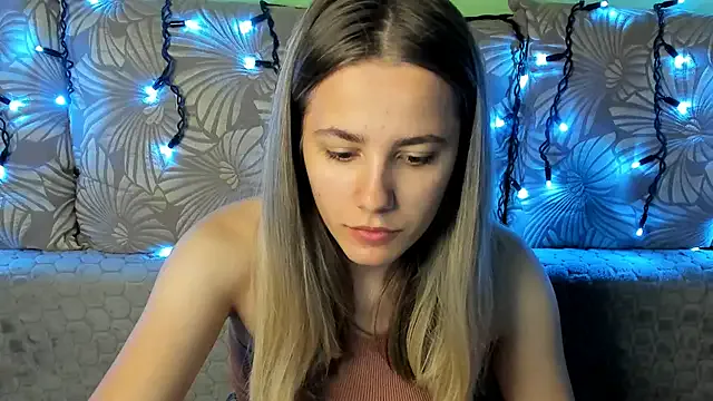 blondeangel_4u2 – webcam model profile photo Image 18