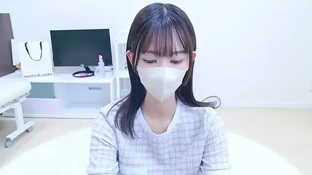 British_EmJess – webcam model profile photo Image 16