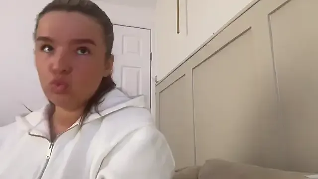 Sexeuphoria – webcam model profile photo Image 16