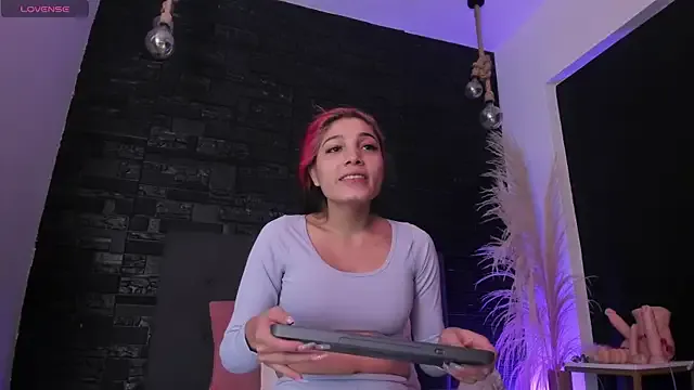 LizzieGreyX – webcam model profile photo Image 2