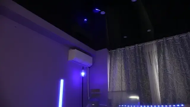 SofiaSins – webcam model profile photo Image 2