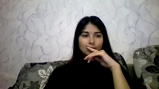 Alenushka888 – webcam model profile photo Image 2