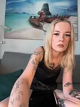 TenderLora – webcam model profile photo Image 2