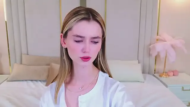 MiaTonyy – webcam model profile photo Image 3