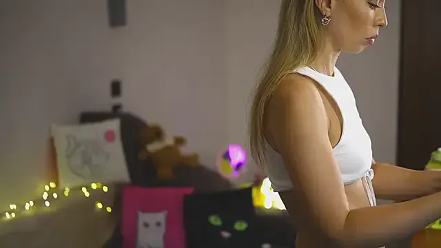 Sexy_Frenchie – webcam model profile photo Image 3