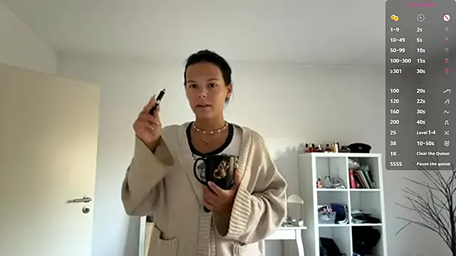 Angelina-1-7 – webcam model profile photo Image 18