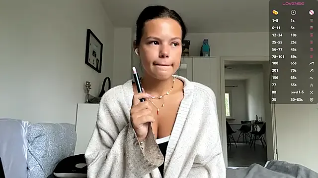 Angelina-1-7 – webcam model profile photo Image 19